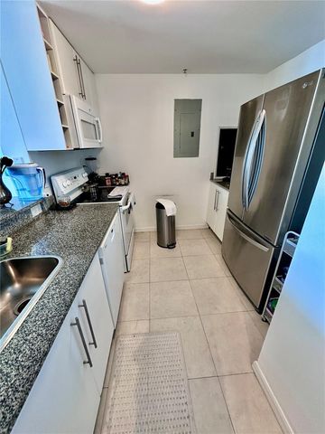 275 NE 18th St 1705, Miami, FL 33132