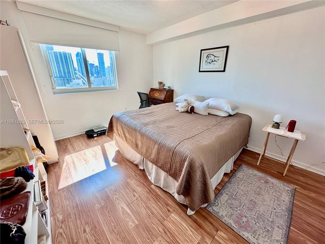 275 NE 18th St 1705, Miami, FL 33132