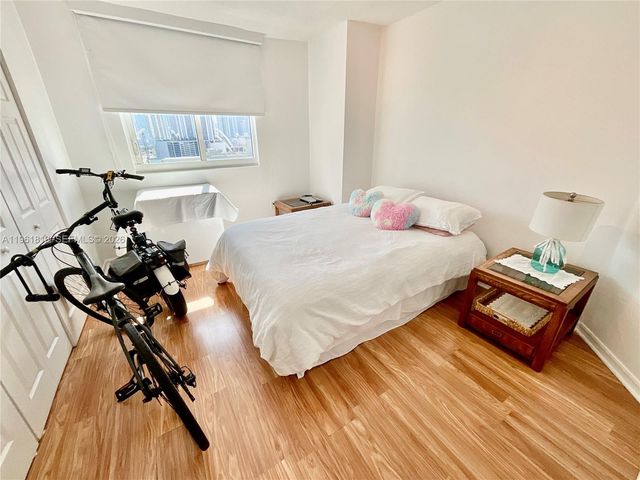 275 NE 18th St 1705, Miami, FL 33132