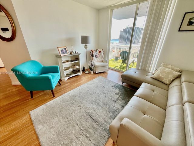 275 NE 18th St 1705, Miami, FL 33132