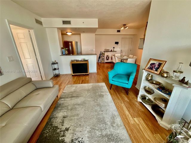 275 NE 18th St 1705, Miami, FL 33132