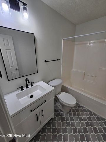 5014 N Hampton Drive SE, Southport, NC 28461