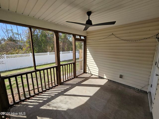 5014 N Hampton Drive SE, Southport, NC 28461