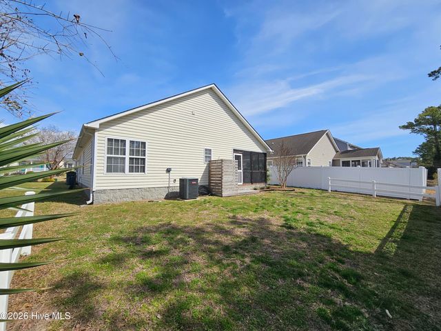 5014 N Hampton Drive SE, Southport, NC 28461