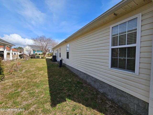 5014 N Hampton Drive SE, Southport, NC 28461