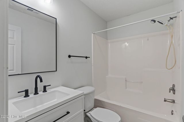 5014 N Hampton Drive SE, Southport, NC 28461