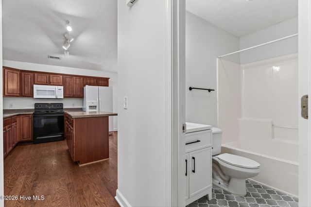 5014 N Hampton Drive SE, Southport, NC 28461