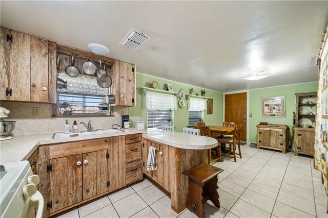 2704 Auther St, Corpus Christi, TX 78410