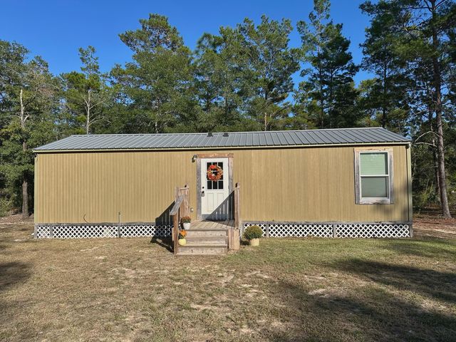 63 E Heather Avenue, Defuniak Springs, FL 32433