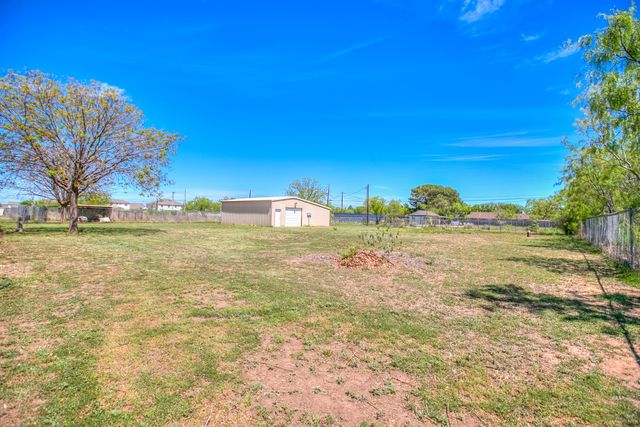 102 Decoty Drive, San Angelo, TX 76905