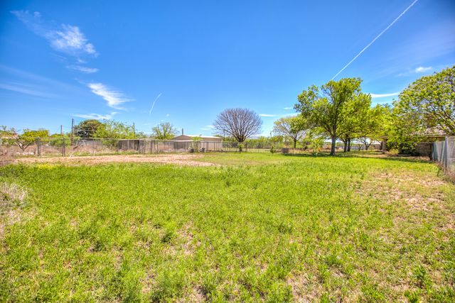 102 Decoty Drive, San Angelo, TX 76905