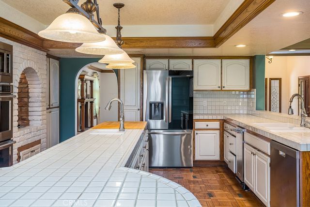 24537 Peachland Avenue, Newhall, CA 91321