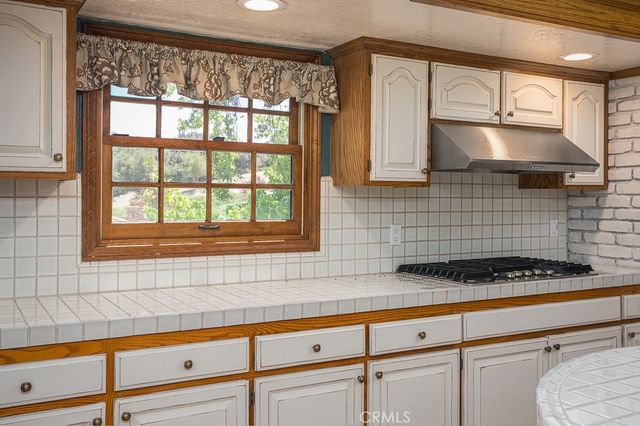 24537 Peachland Avenue, Newhall, CA 91321
