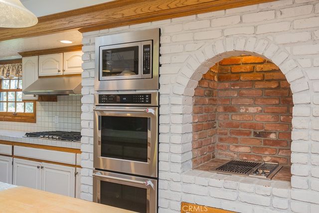 24537 Peachland Avenue, Newhall, CA 91321
