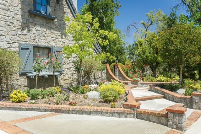 24537 Peachland Avenue, Newhall, CA 91321
