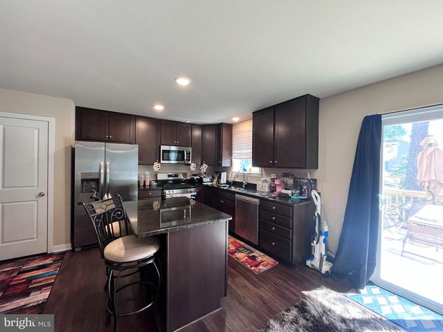 418 SHOREWOOD DR, Colonial Beach, VA 22443