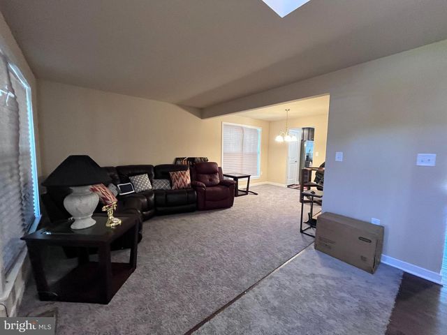 418 SHOREWOOD DR, Colonial Beach, VA 22443