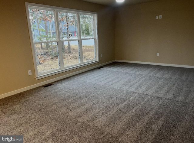 418 SHOREWOOD DR, Colonial Beach, VA 22443