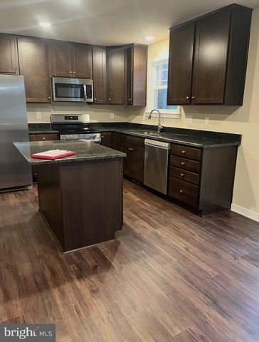 418 SHOREWOOD DR, Colonial Beach, VA 22443