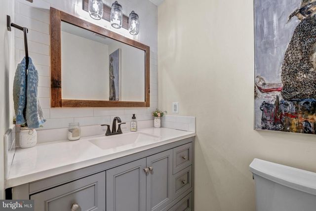 35094 SCOTLAND HEIGHTS RD, Round Hill, VA 20141