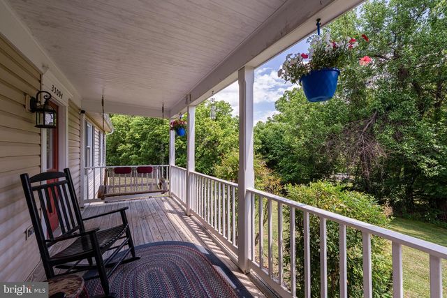 35094 SCOTLAND HEIGHTS RD, Round Hill, VA 20141