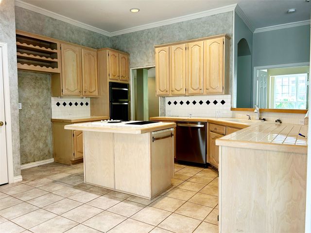 3789 Lakeway Court, Addison, TX 75001