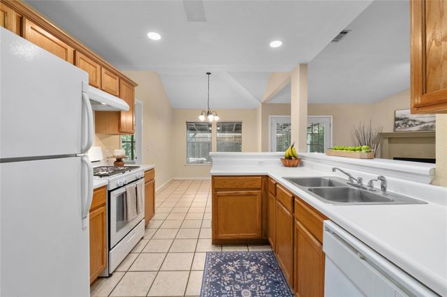 220 Bailey LOOP, Kyle, TX 78640