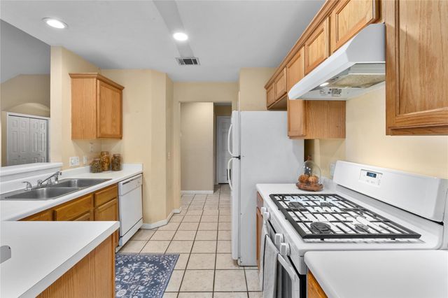 220 Bailey LOOP, Kyle, TX 78640