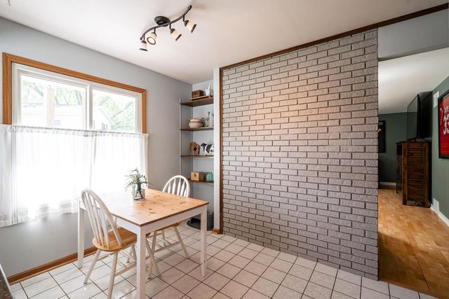 13935 Thomas DRIVE, New Berlin, WI 53151