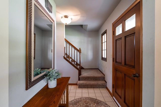 13935 Thomas DRIVE, New Berlin, WI 53151