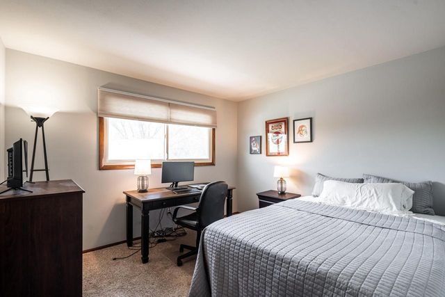13935 Thomas DRIVE, New Berlin, WI 53151