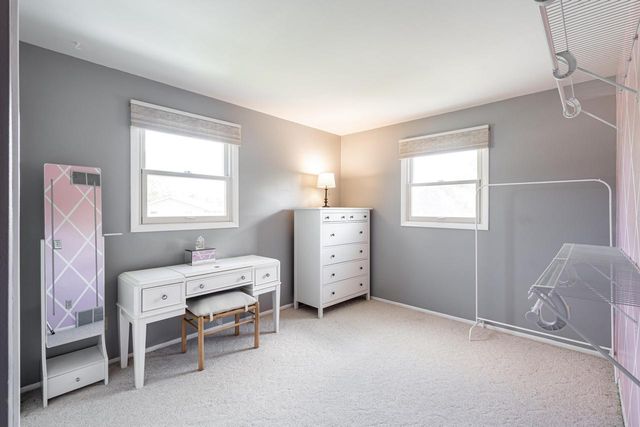 13935 Thomas DRIVE, New Berlin, WI 53151