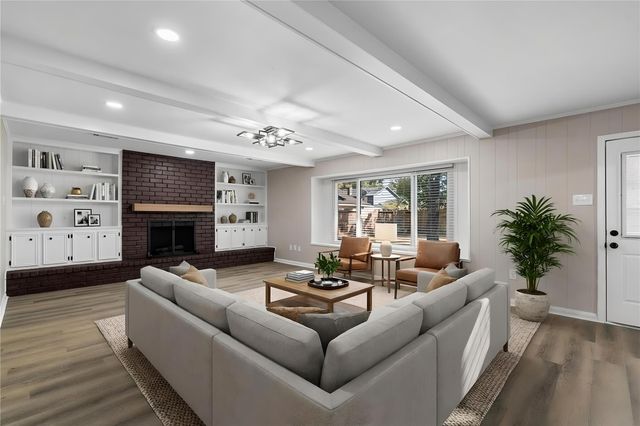1006 Glouchester Lane, Houston, TX 77073
