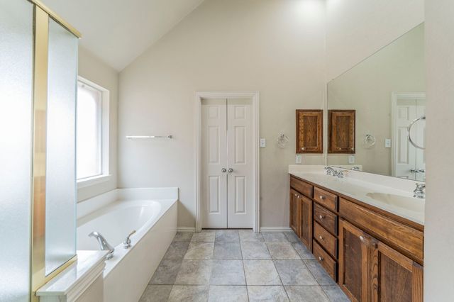 2020 Canterbury Drive, Bedford, TX 76021