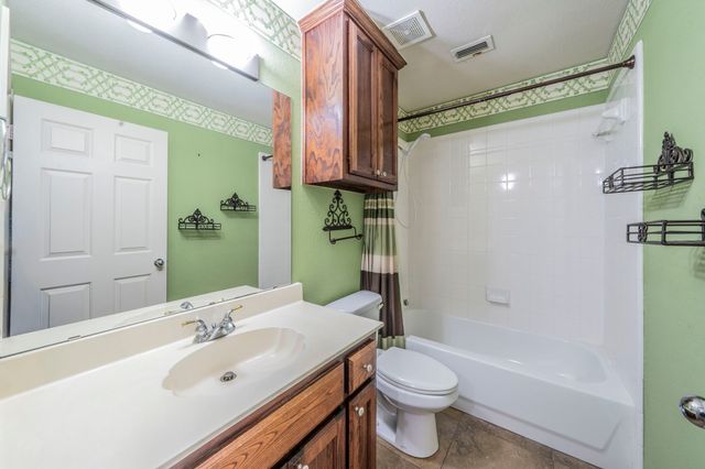 2020 Canterbury Drive, Bedford, TX 76021