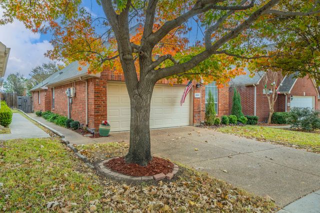 2020 Canterbury Drive, Bedford, TX 76021