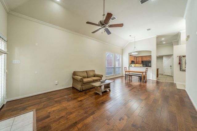 2020 Canterbury Drive, Bedford, TX 76021