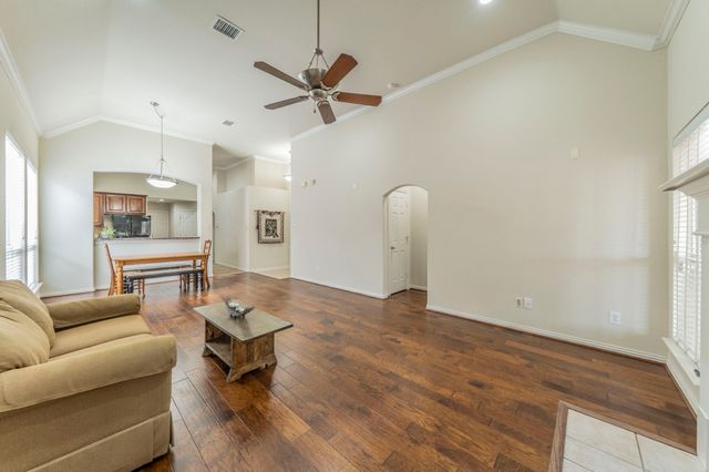 2020 Canterbury Drive, Bedford, TX 76021