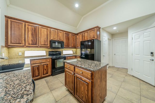 2020 Canterbury Drive, Bedford, TX 76021