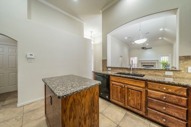 2020 Canterbury Drive, Bedford, TX 76021