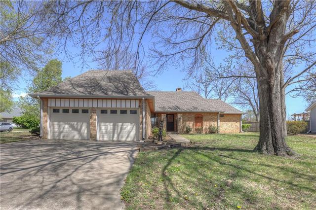 2301 S Stilwell Street, Pittsburg, KS 66762