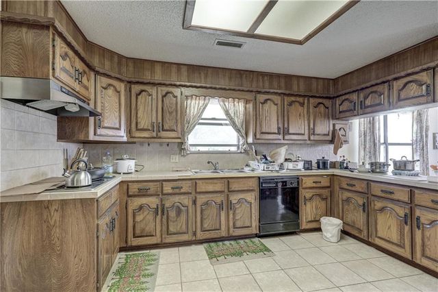 2301 S Stilwell Street, Pittsburg, KS 66762