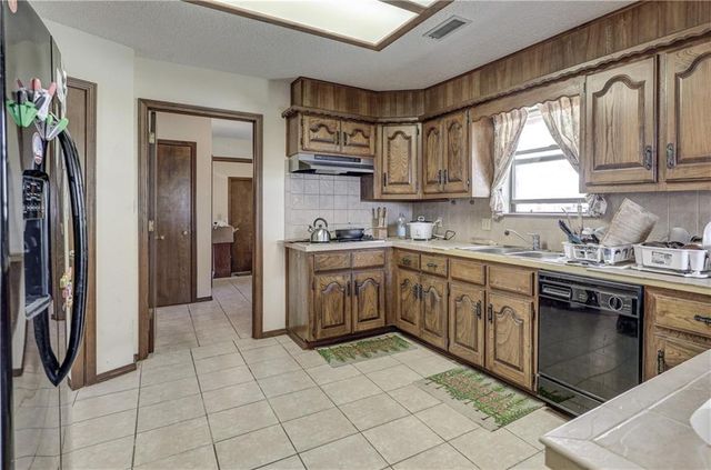 2301 S Stilwell Street, Pittsburg, KS 66762