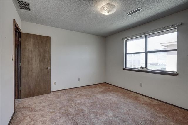 2301 S Stilwell Street, Pittsburg, KS 66762