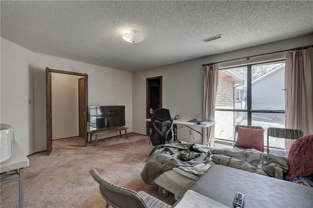 2301 S Stilwell Street, Pittsburg, KS 66762