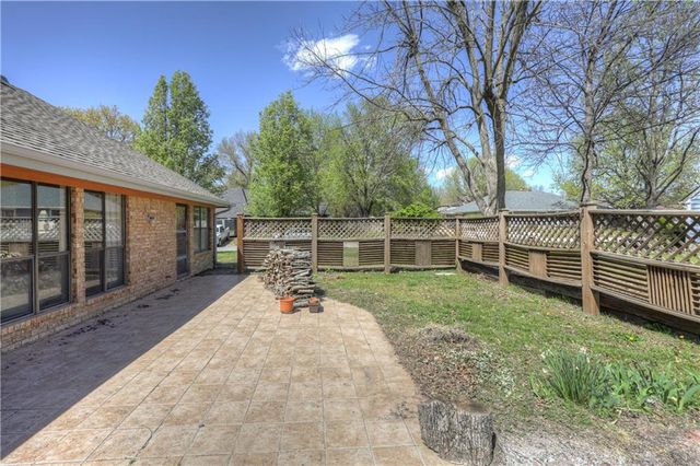 2301 S Stilwell Street, Pittsburg, KS 66762