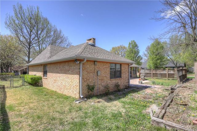2301 S Stilwell Street, Pittsburg, KS 66762