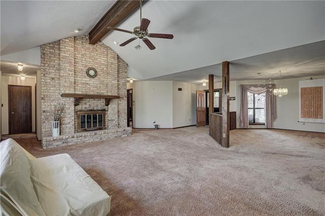 2301 S Stilwell Street, Pittsburg, KS 66762