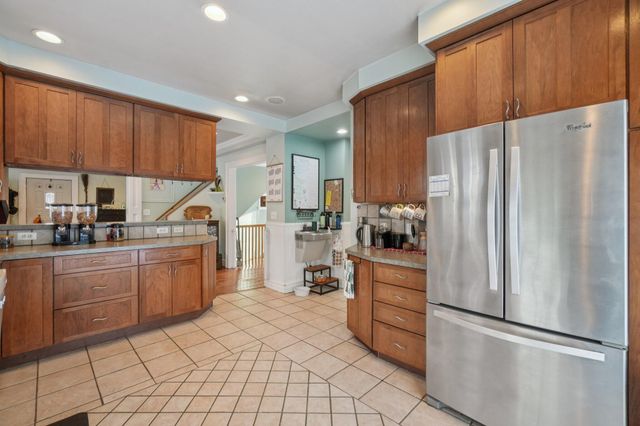 7 Oakwood Street, Ypsilanti City, MI 48197