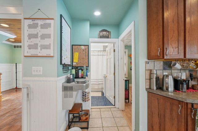 7 Oakwood Street, Ypsilanti City, MI 48197